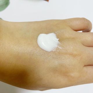 산수시 아쿠아 베네핏 24h 수부지 물광 속건조 수분크림 50ml — 5점을 준 리뷰어가 2021년 7월 올린 사용 사진