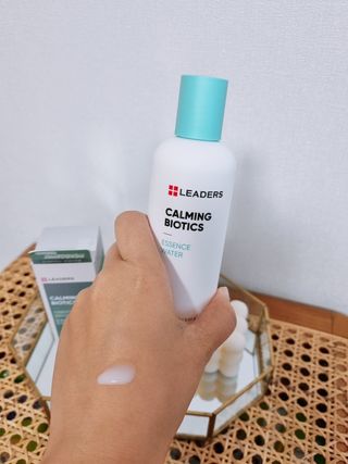 리더스코스메틱 리더스 카밍 바이오틱스 에센스 워터 — 5점을 준 리뷰어가 2021년 7월 올린 사용 사진