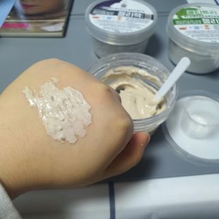 투비어레이디 젤리팩 25g /6종 중 랜덤3종 발송/ 도구가 필요없는 피부관리끝판왕 모델링팩 — 5점을 준 리뷰어가 2021년 4월 올린 사용 사진
