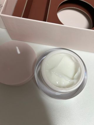 프리마인 바르기만 하면 철벽 스킨케어+24시간 마스크팩 효과. 셀라브 리제너레이팅 시스템 부스터+크림 세트 — 4.5점을 준 리뷰어가 2023년 4월 올린 사용 사진