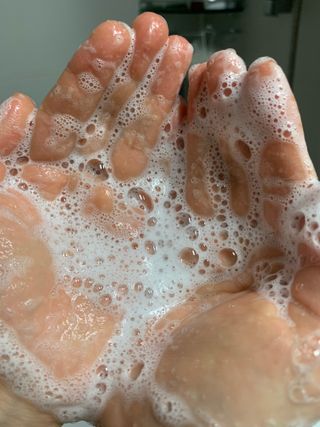 르핸스 퍼포밍 5 샴푸 비반트 포렛/베티버 포그 — 4점을 준 리뷰어가 2022년 12월 올린 사용 사진