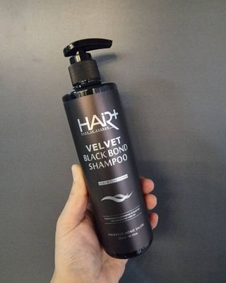 헤어플러스 블랙 컬러본드 샴푸 트리트먼트 300ml — 5점을 준 리뷰어가 2021년 4월 올린 사용 사진
