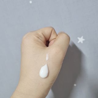 셀프 모이스처라이징 프로텍션 크림 셀프 모이스처라이징 프로텍션크림 — 4.5점을 준 리뷰어가 2022년 4월 올린 사용 사진
