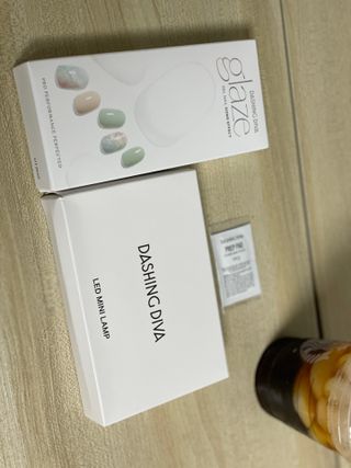 데싱디바 글레이즈 젤네일 포일 이펙트 네일_4종 중 택 1 — 4점을 준 리뷰어가 2021년 9월 올린 사용 사진