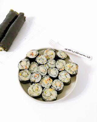 해풀잎 누구나 김밥*1ea [(혼합야채 35g *1ea,  김밥김 (5g, 5ea),  양념간장 (6g, 5ea), 참기름(5g, 2ea)] — 4점을 준 리뷰어가 2022년 5월 올린 사용 사진