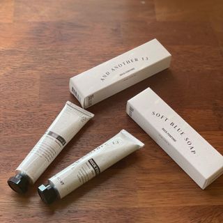 멈칫(MUMCHIT) 넥퍼퓸 NECKPERFUME 2가지 향 — 5점을 준 리뷰어가 2021년 11월 올린 사용 사진