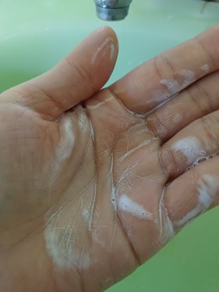 르핸스 퍼포밍 5 샴푸 비반트 포렛/베티버 포그 — 5점을 준 리뷰어가 2022년 12월 올린 사용 사진