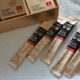 서울약사신협_투데이홍삼정플러스스틱_10g x 30포 — 5점을 준 리뷰어가 2021년 5월 올린 사용 사진