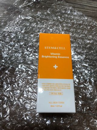 체르엠 스템앤셀 비타민 브라이트닝 에센스 30ml 1개 — 5점을 준 리뷰어가 2021년 9월 올린 사용 사진