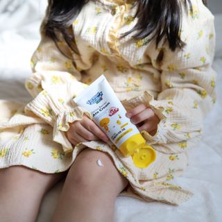 포멀비 키즈 더마베리어 아토 세트(크림 120ml+워시 300ml+스틱밤 18g) — 4.5점을 준 리뷰어가 2023년 12월 올린 사용 사진