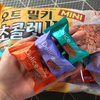 델리스 오트 밀키 초콜릿 바 — 5점을 준 리뷰어가 2022년 2월 올린 사용 사진