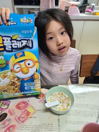 씨알푸드 뽀로로 시리얼 3종 — 5점을 준 리뷰어가 2022년 2월 올린 사용 사진