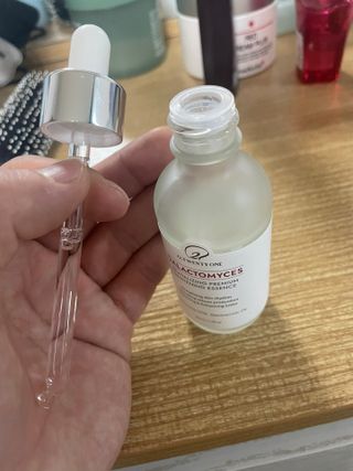 오투에니원 갈락토미세스 리바이탈라이징 프리미엄 화이트닝 에센스 50ml — 5점을 준 리뷰어가 2022년 12월 올린 사용 사진