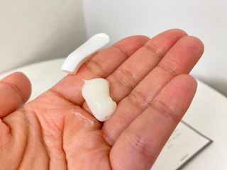 엠디스픽 무향 바리스타 핸드크림 울트라 고보습 대용량 펌핑 245g — 5점을 준 리뷰어가 2023년 1월 올린 사용 사진