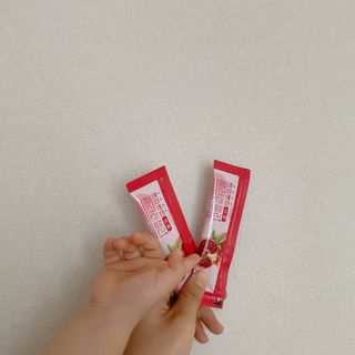 헬스업_쁘띠쁘띠석류콜라겐젤리_20g x 14포 — 4.5점을 준 리뷰어가 2021년 2월 올린 사용 사진