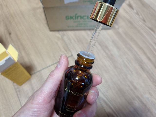 산다화 비타민c 화이트닝 에센스 30ml 리뷰 사진