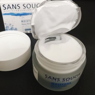 산수시 아쿠아 베네핏 24h 수부지 물광 속건조 수분크림 50ml — 5점을 준 리뷰어가 2021년 6월 올린 사용 사진