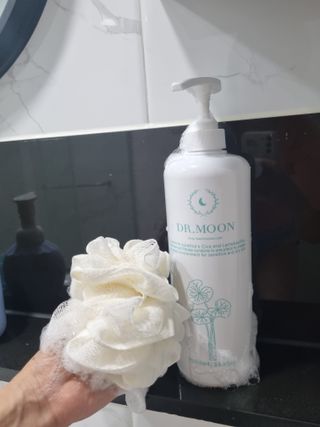 [닥터문] 센텔라 시카케어 화이트머스크 바디워시 1000ml — 5점을 준 리뷰어가 2023년 7월 올린 사용 사진