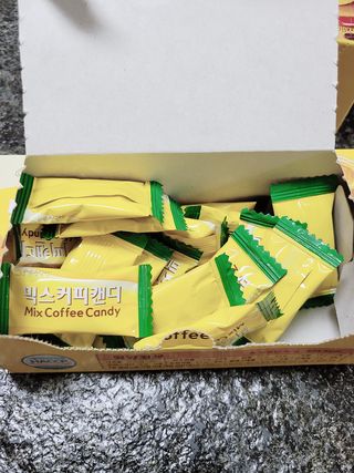 (주) 피치코리아 믹스커피캔디76g x2개입 — 4점을 준 리뷰어가 2022년 11월 올린 사용 사진