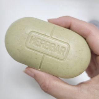 제이제이바이오 허브마사지바 올인원 알약비누 — 5점을 준 리뷰어가 2022년 3월 올린 사용 사진