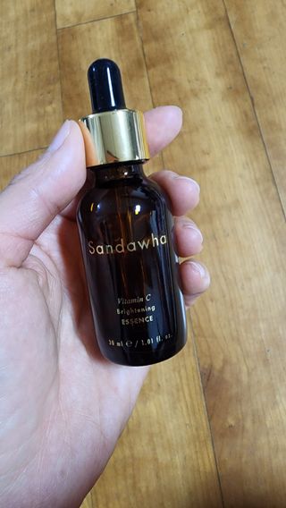 스킨큐어 산다화 비타민c 화이트닝 에센스 30ml — 4.5점을 준 리뷰어가 2023년 12월 올린 사용 사진