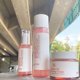 아이앤립 / EYENLIP 아이앤립 연어오일 리바이탈라이징 토너+앰플+크림 3종 세트 — 4점을 준 리뷰어가 2021년 7월 올린 사용 사진