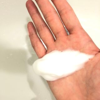 아미퓨어 [라이브] 피부장벽 강화를 위한 머랭 버블 클렌저 천연계면활성제로 온가족 사용가능 — 5점을 준 리뷰어가 2021년 6월 올린 사용 사진