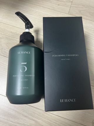 르핸스 퍼포밍 5 샴푸 비반트 포렛/베티버 포그 — 5점을 준 리뷰어가 2023년 3월 올린 사용 사진
