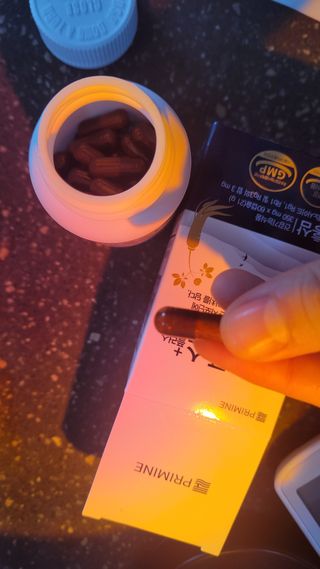 프리마인 홍삼의 강력한 에너지, 이제는 흡수율을 높인 최첨단 캡슐로 간편하게 초고속 충전하세요. — 5점을 준 리뷰어가 2022년 8월 올린 사용 사진