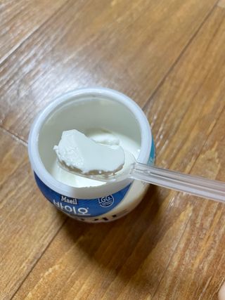 매일바이오 그릭요거트 오리지널 플레인 4개, 로스터리 커피믹스 4개 — 5점을 준 리뷰어가 2021년 12월 올린 사용 사진