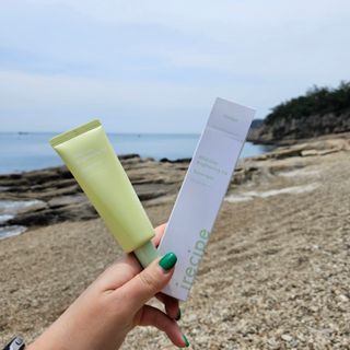 아이레시피 마일드시카 브라이트닝 업 선스크린 SPF50+ PA++++ — 4점을 준 리뷰어가 2023년 6월 올린 사용 사진