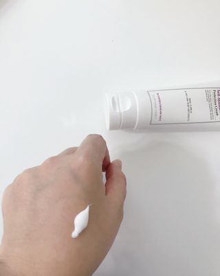 셀프 모이스처라이징 프로텍션 크림 셀프 모이스처라이징 프로텍션크림 — 5점을 준 리뷰어가 2022년 4월 올린 사용 사진