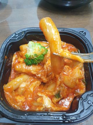 한성기업 무볼레 닭떡볶이+해물떡볶이 2종 세트 — 5점을 준 리뷰어가 2021년 10월 올린 사용 사진