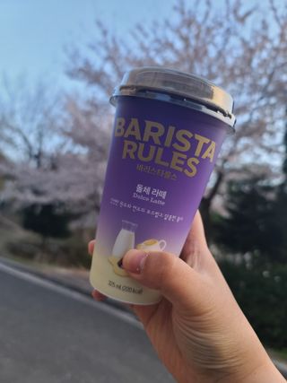 바리스타룰스 돌체 라떼 — 5점을 준 리뷰어가 2023년 4월 올린 사용 사진