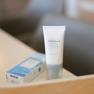 [스킨1004] 마다가스카르 센텔라 히알루-시카 워터핏 선세럼 50ml — 5점을 준 리뷰어가 2024년 5월 올린 사용 사진
