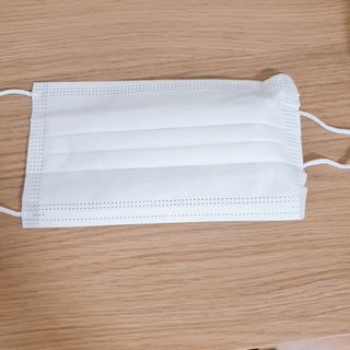 위케어 원데이 덴탈마스크 50매 화이트 대형 국내생산 — 5점을 준 리뷰어가 2021년 2월 올린 사용 사진