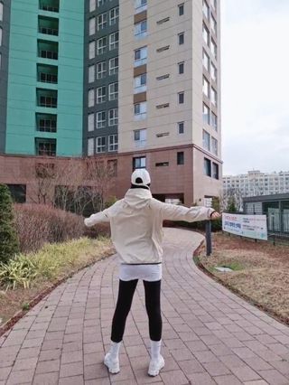 크노텐 후디집업자켓(다이어트땀복) — 5점을 준 리뷰어가 2022년 3월 올린 사용 사진