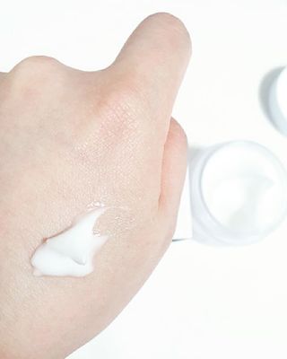 플레라디 에델바이스 인리치드 머랭 크림 — 5점을 준 리뷰어가 2021년 6월 올린 사용 사진