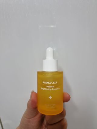 체르엠 스템앤셀 비타민 브라이트닝 에센스 30ml 1개 — 5점을 준 리뷰어가 2021년 10월 올린 사용 사진