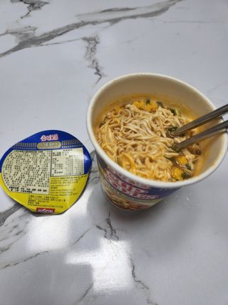 NISSIN 닛신 컵누들  4종 - 씨푸드오리지날, 씨푸드 스파이시, 씨푸드 커리, 씨푸드 XO소스 — 5점을 준 리뷰어가 2022년 3월 올린 사용 사진