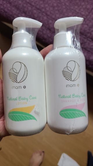 mom e 맘이 내추럴 베이비 케어 샴푸앤바스+로션 — 5점을 준 리뷰어가 2021년 1월 올린 사용 사진