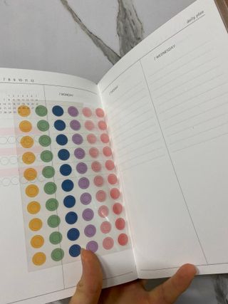 리훈 2022년 이야기 다이어리 그란데 1년형 — 5점을 준 리뷰어가 2021년 10월 올린 사용 사진