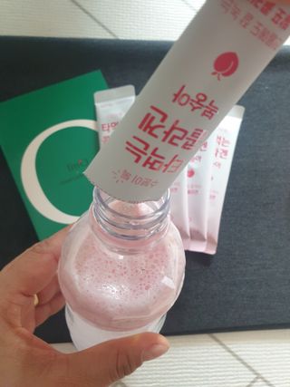[음료수 대신 가능!]  빠르게 흡수되는 아임오 타먹는 콜라겐 1박스 — 5점을 준 리뷰어가 2023년 3월 올린 사용 사진