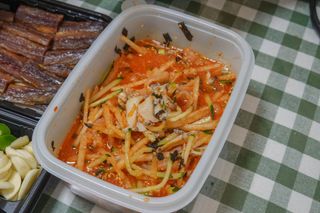 마라도푸드 포항 구룡포 햇 과메기 야채세트 마라도회식당 꽁치 — 5점을 준 리뷰어가 2023년 10월 올린 사용 사진