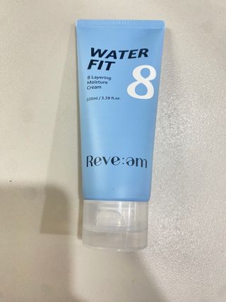 나우 [리브엠]피부 속부터 겹겹이, 촘촘하게! 워터핏8중 수분착붙 크림 — 4점을 준 리뷰어가 2024년 12월 올린 사용 사진