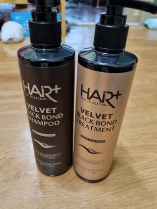 헤어플러스 블랙 컬러본드 샴푸 트리트먼트 300ml — 4.5점을 준 리뷰어가 2021년 5월 올린 사용 사진