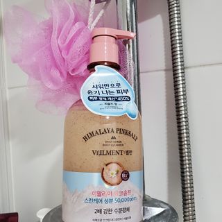 벨먼 내추럴스파 수분광채 스크럽 바디워시 600ml 5종 — 4.5점을 준 리뷰어가 2022년 5월 올린 사용 사진