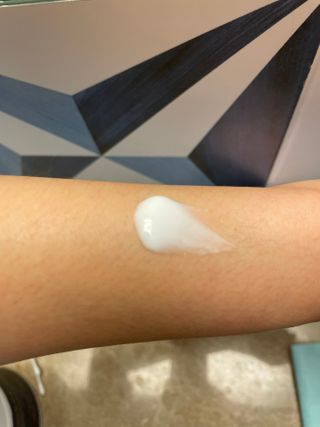 줄라이 모닝 _ JULY MORNING 줄라이모닝 하이드레이팅 퍼퓸드 바디앤핸드 에멀젼 — 4점을 준 리뷰어가 2021년 9월 올린 사용 사진