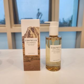 스킨1004 [SKIN1004] 마다가스카르 센텔라 라이트 클렌징 오일 200ml — 5점을 준 리뷰어가 2024년 7월 올린 사용 사진