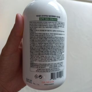 [닥터문] 프리미엄 알로에베라 선크림 500ml — 4.5점을 준 리뷰어가 2022년 6월 올린 사용 사진